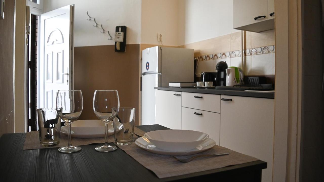 Your Home In Budapest: Cozy, Central & Silent Eksteriør billede